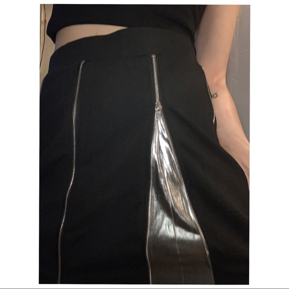 Skirt - Picture 2 of 2